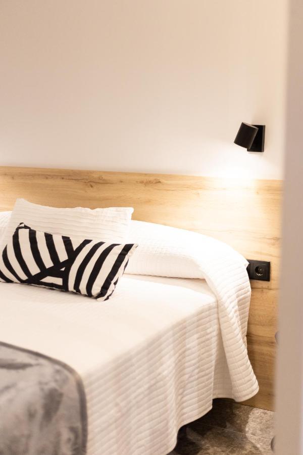 Apartamentos Mk77 Leon - Lahoz Bagian luar foto