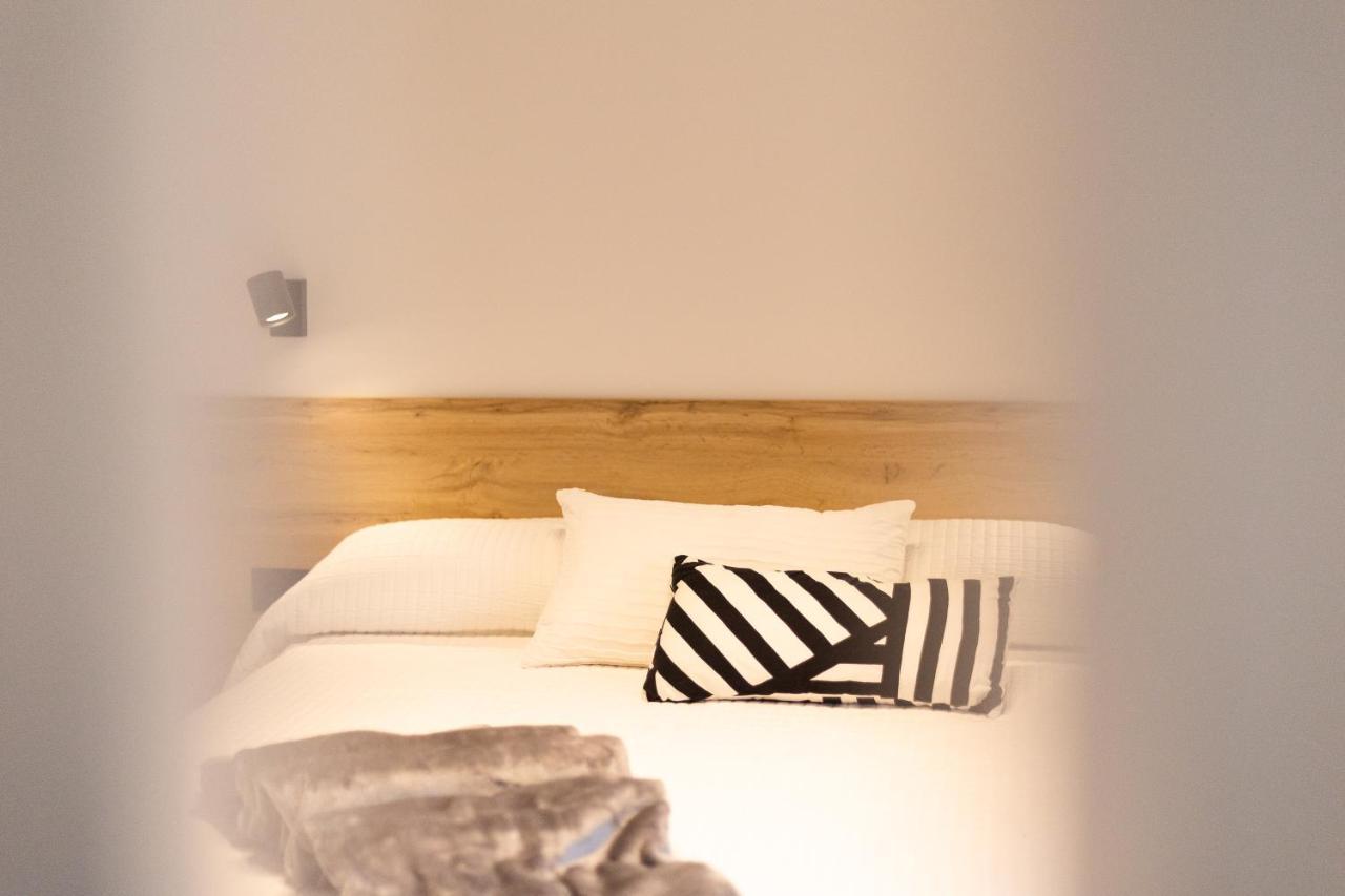 Apartamentos Mk77 Leon - Lahoz Bagian luar foto