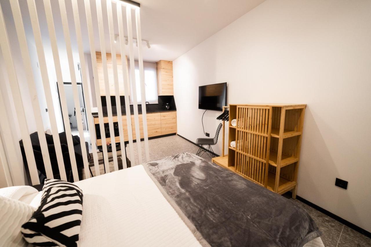 Apartamentos Mk77 Leon - Lahoz Bagian luar foto