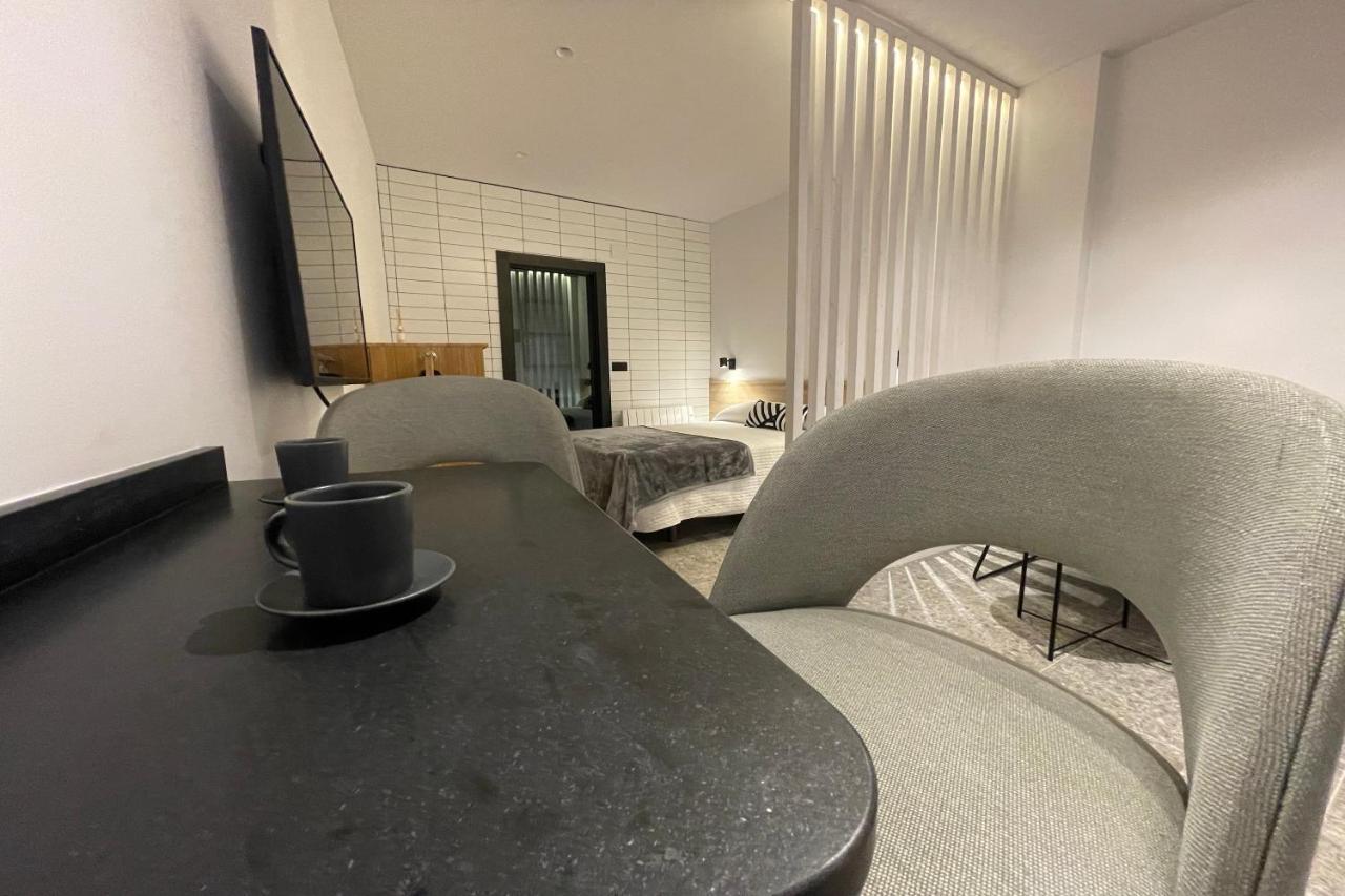 Apartamentos Mk77 Leon - Lahoz Bagian luar foto