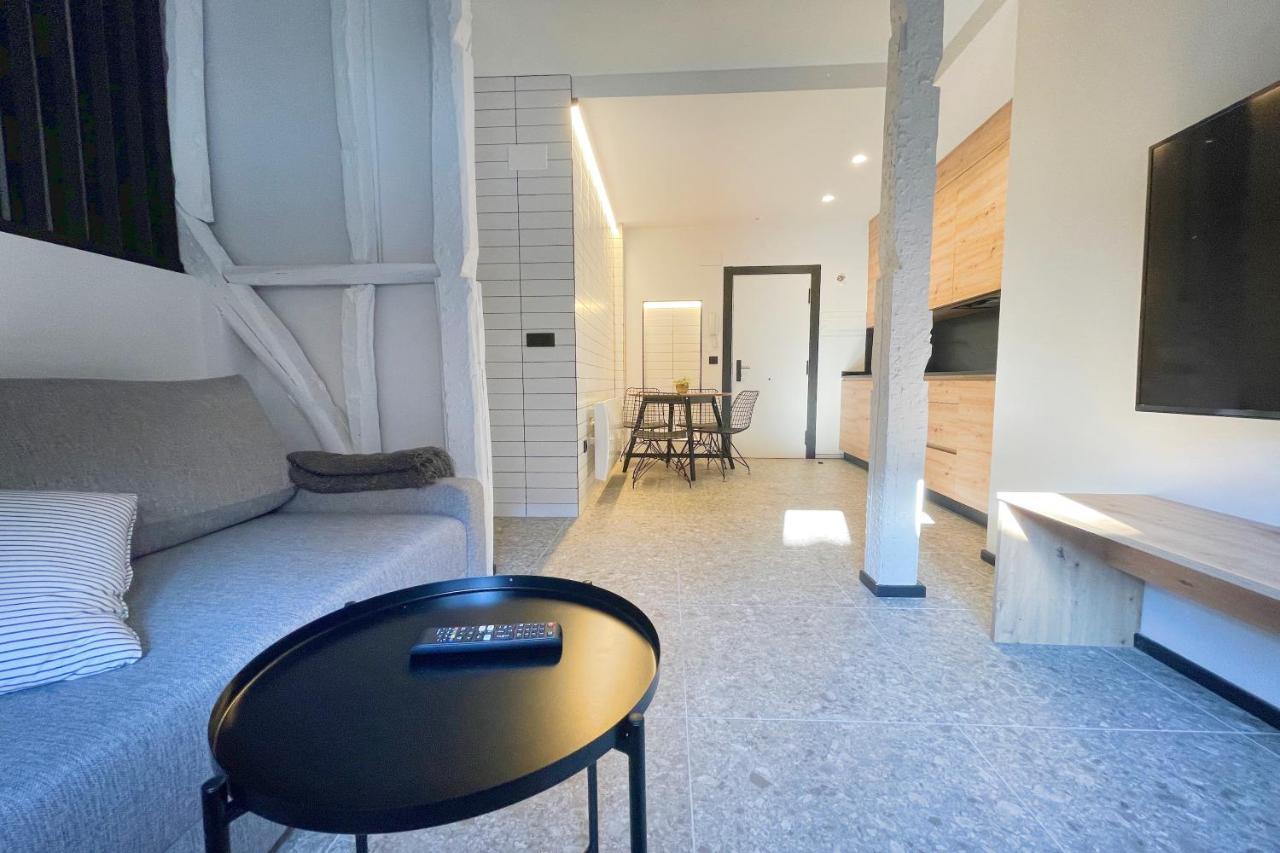 Apartamentos Mk77 Leon - Lahoz Bagian luar foto
